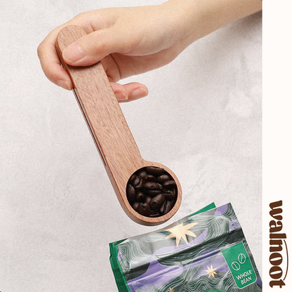 Walnoot Package Sealer & Measuring Spoon accessories bag clip beech clipper clips coffee coffee bag dark brown kitchen measuring package clip sapele color scoop sealer solid wood spoon v60 walnoot walnut walnut color wood wooden Walnoot