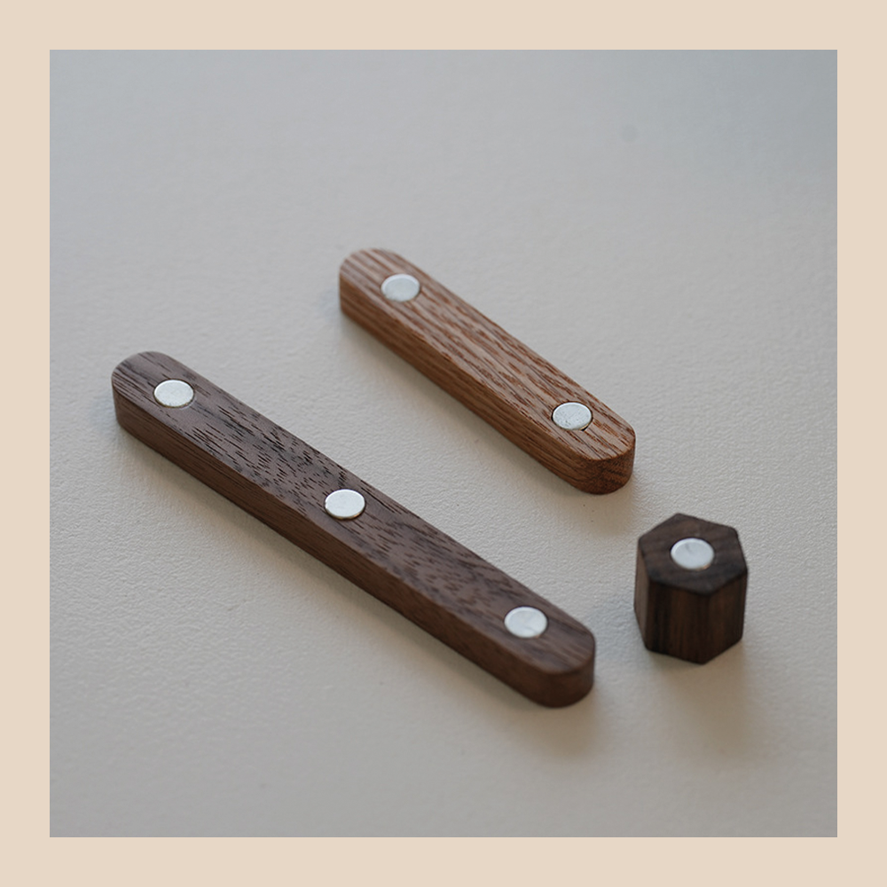 Walnoot Wood Magnet Holder board clipper clips fridge magnet holder refrigerator solid solid wood stick walnoot walnut walnut color wood wooden Walnoot